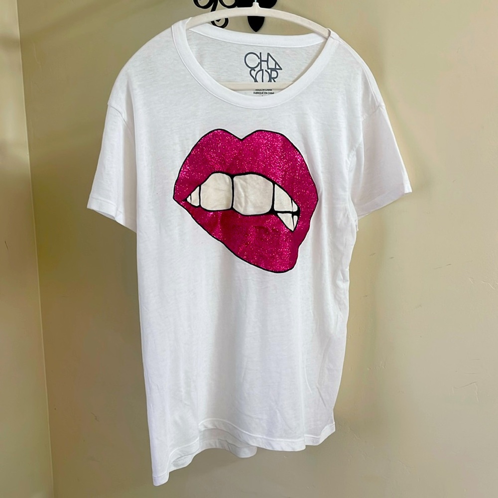 Char Sol   Cute T SHIRT with glitter lips